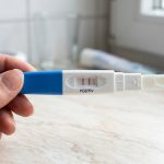 Viccből pisilte le a terhességi tesztet a férfi, pozitív lett a teszt! Amit az orvos mondott, mindent megváltoztatott! teszt